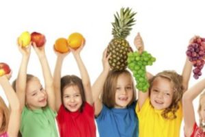 Los niños deben empezar a consumir verduras y frutas desde temprana edad