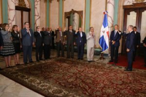 Danilo Medina juramenta a funcionarios recién designados‏