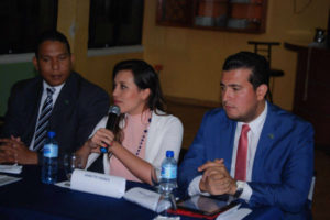 Realizan conversatorio sobre “proceso de lucha llevadas a cabo en Guatemala”