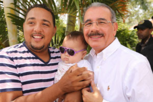 Danilo Medina: “Necesitamos padres capaces de conducir familias armoniosas”‏