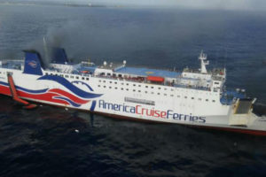 El ferry Caribbean Fantasy que salió de RD se incendia en la costa de Puerto Rico