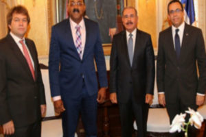 Danilo Medina recibe a primer ministro de Antigua y Barbuda, Gaston Browne