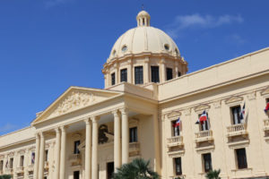 Presidente Medina designa 11 nuevos gobernadores civiles