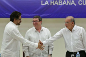 Gobierno de Colombia y guerrilla de las FARC realizan histórico acuerdo de paz