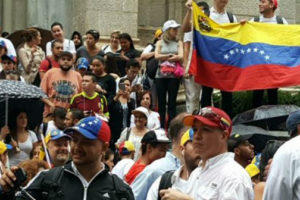 Oposición venezolana dice más de 1.100.000 personas marcharon por revocatorio
