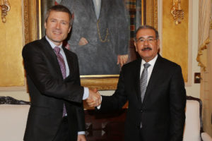 Medina recibe al presidente de Altice Dominicana; empresa apoyará República Digital