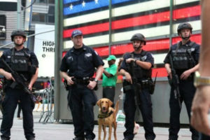 Más de cinco mil policías antiterrorismo protegen a Nueva York en día de elecciones