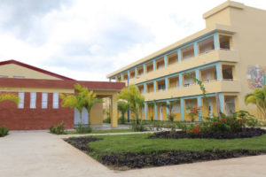 Escuela Trina De Moya resolverá falta de aulas y  nutrición de estudiantes en Los Salados