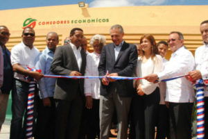 Gobierno entrega Comedor Económico en Boca de Cachón; garantiza alimentación de la gente
