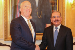 Presidente Medina recibe visita del comisionado Departamento de Policía de Nueva York