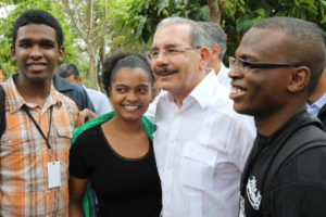 Presidente Medina exhorta a observar el mayor respeto hacia los demás en Semana Santa