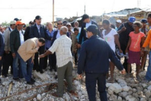 Presidente Medina en zonas afectadas por lluvias; escucha a familias y ordena asistencia