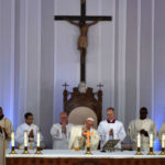 El papa Francisco celebra una misa con los católicos de Egipto