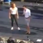 Alex observa a Marc Anthony y Jennifer López  mientras ensayan para el concierto de este sábado