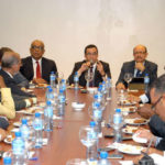 Navarro reúne suplidores de alimentos para tomar medidas garanticen suministro