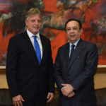 Gobernador Valdez Albizu recibe al representante del BM