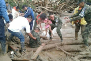 Colombia intensifica búsqueda de víctimas tragedia con al menos 234 muertos