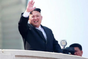 Corea del Norte exhibe potentes misiles y dice que está lista para la guerra contra EEUU