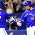 Marco Estrada y los Azulejos logran victoria ante los Marineros