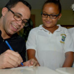 Navarro de la mano con profesores y estudiantes de Jarabacoa para mejorar escuelas