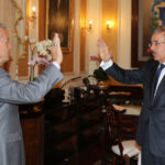 Danilo Medina juramenta a Nelson Toca Simó, ministro de Industria, Comercio y Mipymes