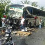 Patana choca autobús de excursión escolar y deja once heridos en Samaná