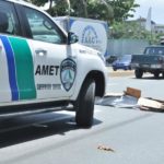 Mujer muere aplastada por un camión tanquero al salir de Migración