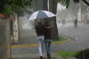 Onamet informa vaguada y efectos locales favorecen aguaceros y tronadas