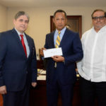 Senador Dionis Sánchez  recibe propuesta de  Adocose sobre proyecto de ley que defiende a dueños de vehículos