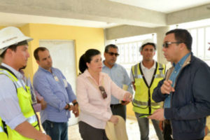 Navarro supervisa construcción escuelas en ciudad Juan Bosch para inicio año escolar