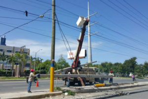 EDE Este informa caída de 11 postes afecta servicio sectores de San Isidro