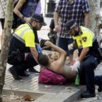 Al menos dos muertos y veinte heridos en el atropello masivo de Barcelona