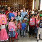 INAVI entrega útiles escolares a 350 niños en Barahona