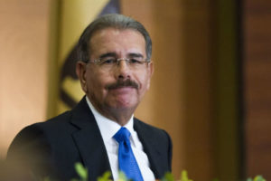 Danilo Medina pendiente en todo momento del Palacio Nacional del paso del huracán María