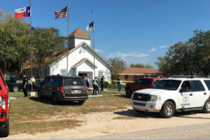 Al menos 27 muertos y docenas de heridos deja tiroteo en iglesia de Texas