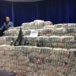 Decomisan 1,026 paquetes de posible cocaína, vehículos y armas de fuego