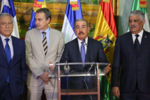 Ambiente positivo en diálogo mediado por Danilo Medina por la paz de Venezuela; continúa este sábado