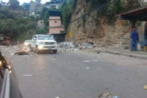 Reportan protesta en la carretera vieja Caracas – Los Teques