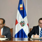 Navarro firma acuerdo con el ITLA para nuevos politécnicos