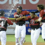 Los Leones del Escogido empatan en segunda posición con Águilas Cibaeñas