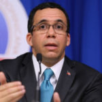 Navarro dispone pago de más de RD$318 millones por incentivos a maestros por Evaluación Docente