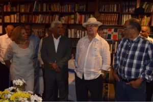 Expresidente Hipólito Mejía realiza encuentro fraternal con Rafael A. Burgos Gómez