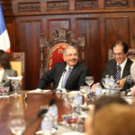 Presidente Medina examina avances metas Gobierno