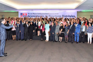 Andrés Navarro designa y juramenta 107 Directores Distritales con altos méritos profesionales