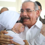 Medina ofrece apoyo personas con discapacidad proyectos crianza gallinas ponedoras y textil en San Cristóbal