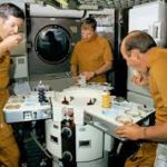 Científicos buscan convertir la caca en alimento para sobrevivir en el espacio