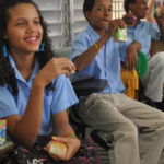 Inabie realiza licitación para adquirir leche, pan y galletas para el Desayuno Escolar por más de 8 mil millones de pesos