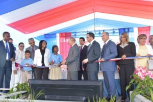 Presidente Medina entrega moderno centro educativo en San Pedro de Macorís