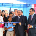 Presidente Medina entrega una escuela primaria y dos estancias infantiles en Puerto Plata