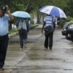 Vaguada y onda tropical genera aguaceros en el país; se mantienen las alertas vigentes